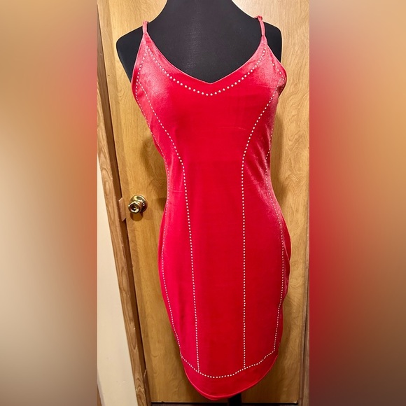 NWT Emma and Posh red velvet beaded bodycon dress size medium. - Picture 2 of 8